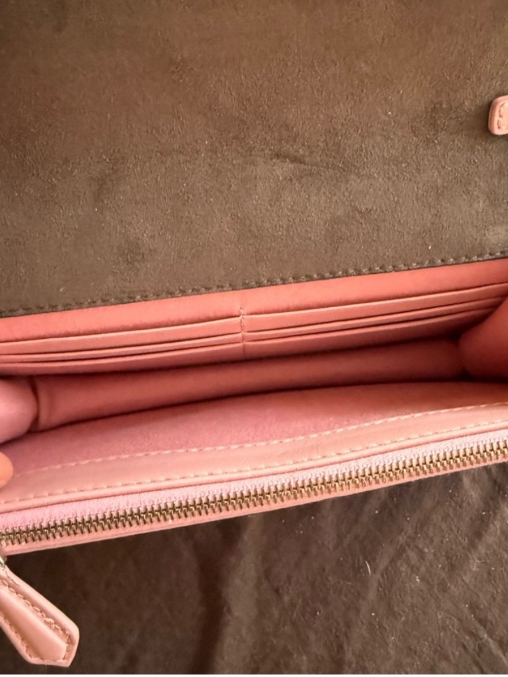 ✨ Authentic Fendi Hypnoteyes Monster Wallet On Chain (WOC) - Pink EUC ✨ - Picture 6 of 9
